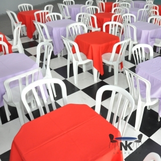 Mesa Plástica Quadrada Aluguel de cadeiras sorocaba Aluguel de cadeiras para Eventos sorocaba Locação de Mesas e Cadeira Sorocaba