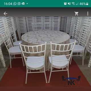 conjunto com cadeira Tiffany  Aluguel de Mesas e Cadeiras Sorocaba Aluguel de Mesa para Eventos Sorocaba